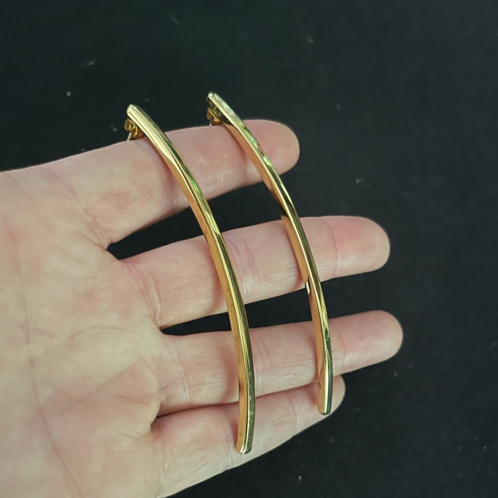 Gold Plated Slim earrings.